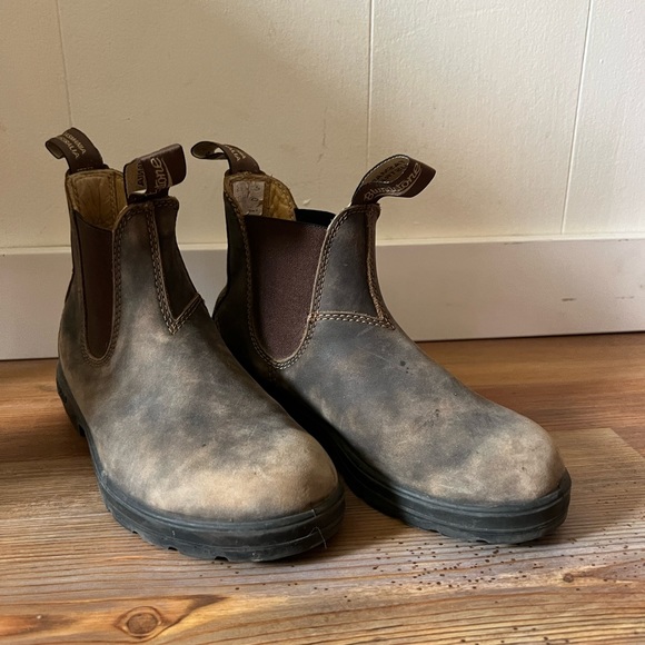 Rustic brown Blundstones - Picture 2 of 6